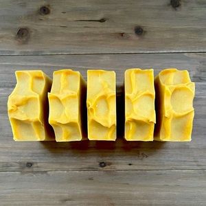 Turmeric Manuka Honey Soap - Organic Soap - Natural Unscented Soap - (1 Bar 4oz)